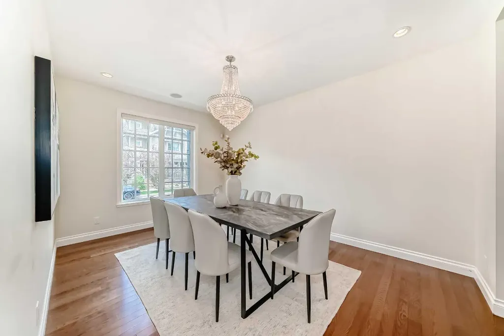 60 Hong Kong Road SW Calgary AB T3E7B6