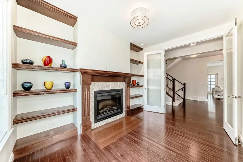 60 Hong Kong Road SW Calgary AB T3E7B6