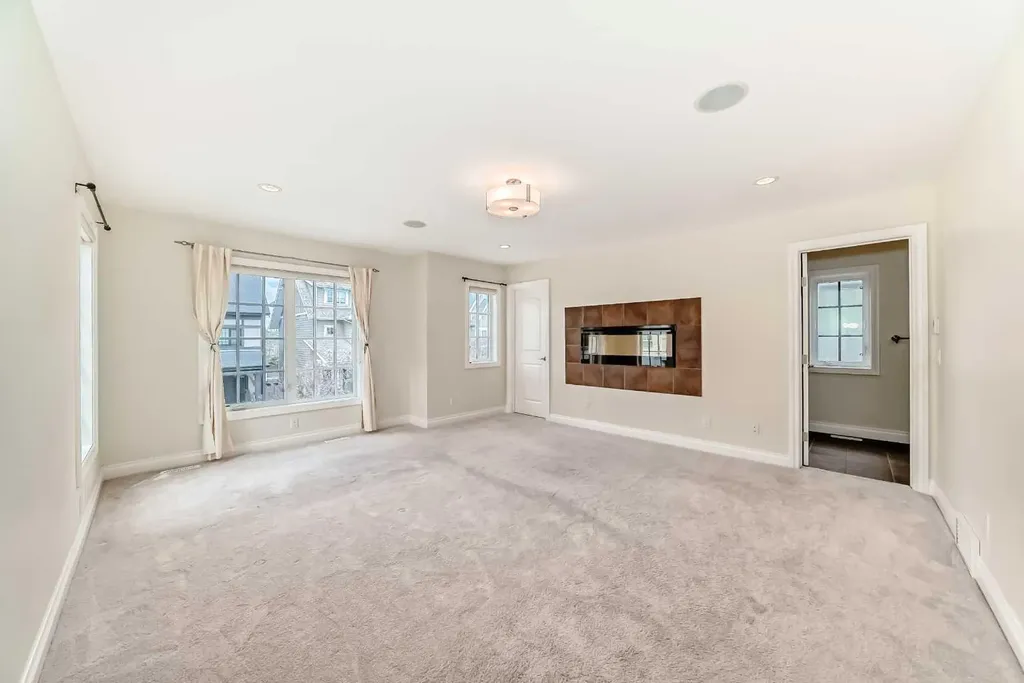 60 Hong Kong Road SW Calgary AB T3E7B6