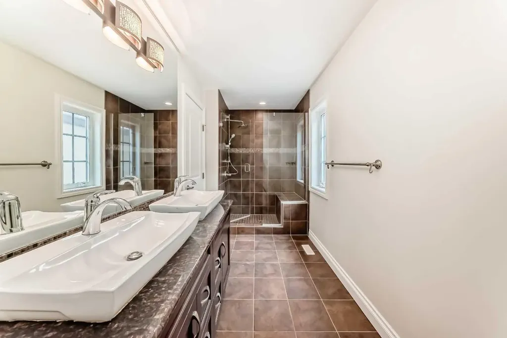 60 Hong Kong Road SW Calgary AB T3E7B6