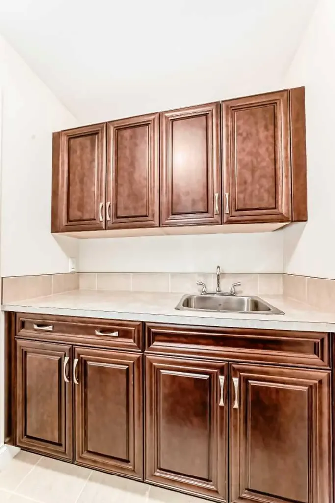 60 Hong Kong Road SW Calgary AB T3E7B6