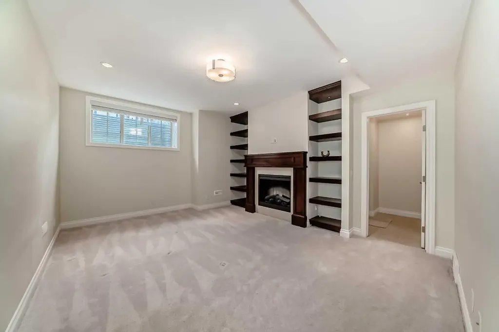 60 Hong Kong Road SW Calgary AB T3E7B6