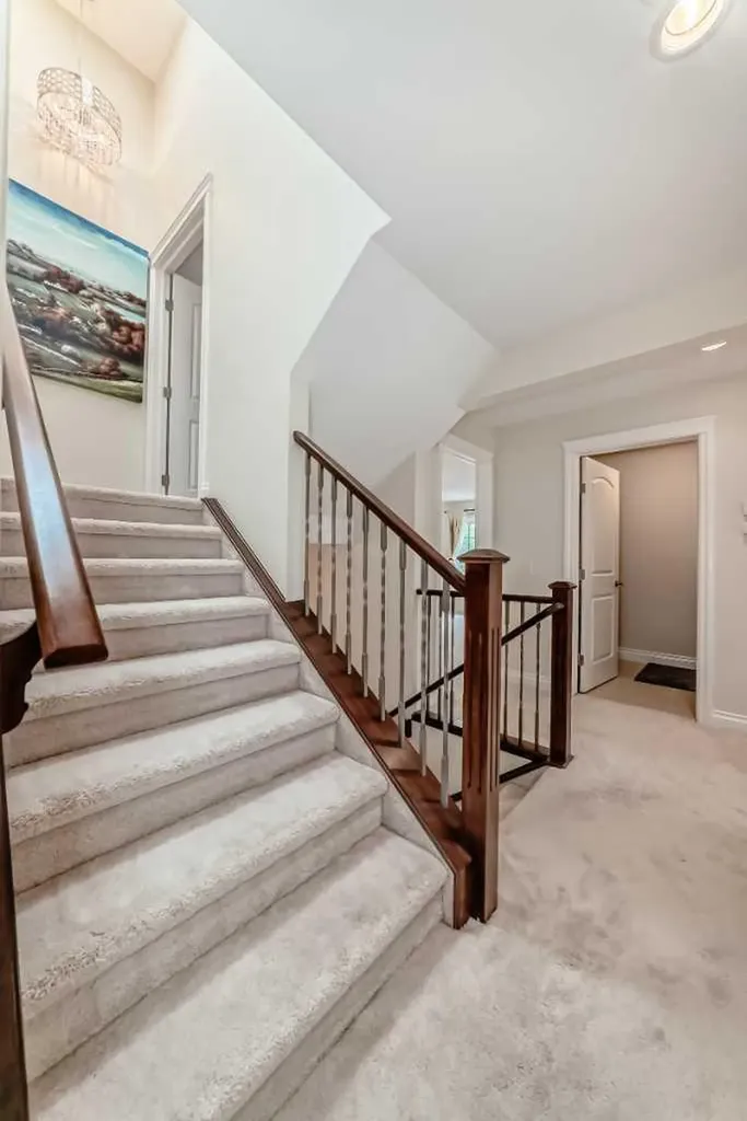 60 Hong Kong Road SW Calgary AB T3E7B6