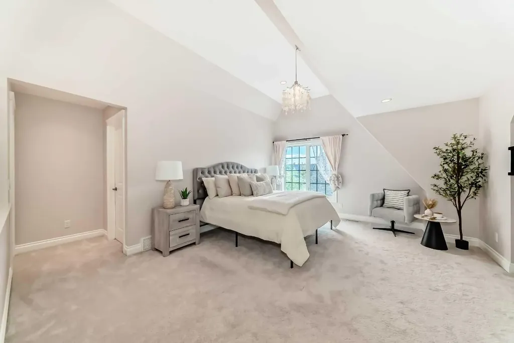 60 Hong Kong Road SW Calgary AB T3E7B6