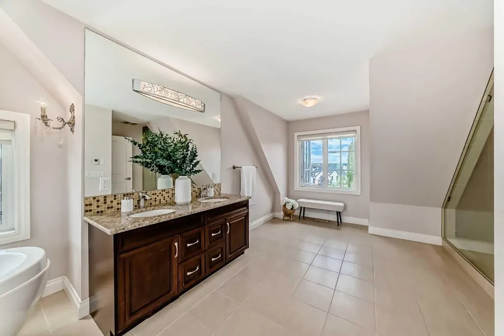 60 Hong Kong Road SW Calgary AB T3E7B6
