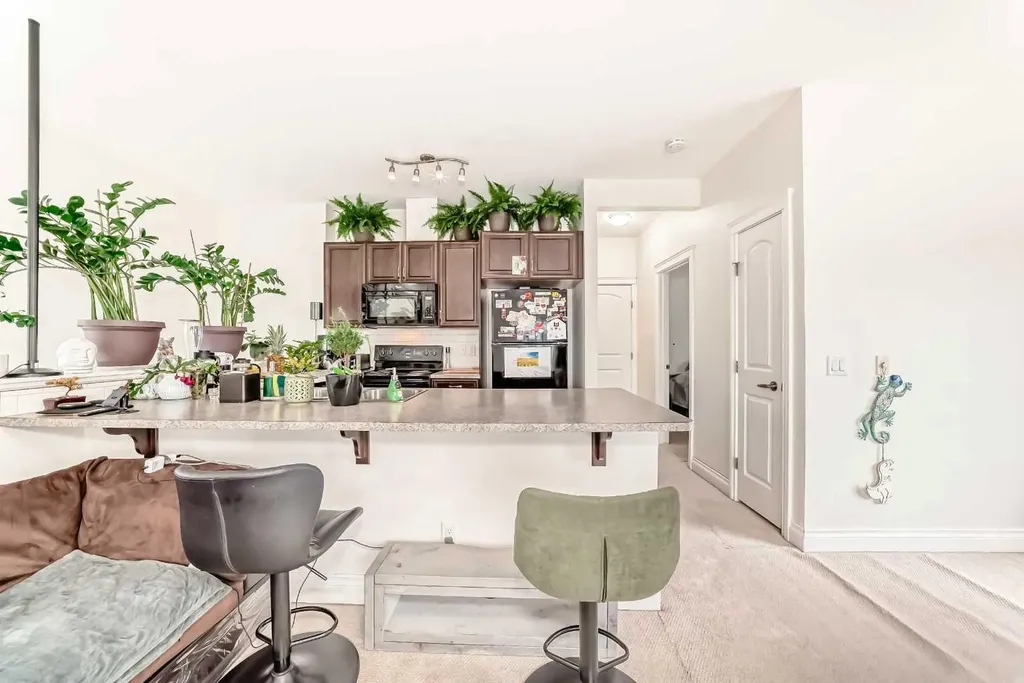 60 Hong Kong Road SW Calgary AB T3E7B6