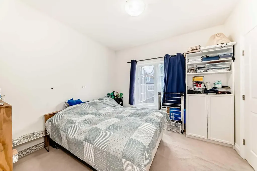 60 Hong Kong Road SW Calgary AB T3E7B6