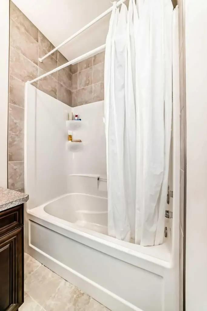 60 Hong Kong Road SW Calgary AB T3E7B6