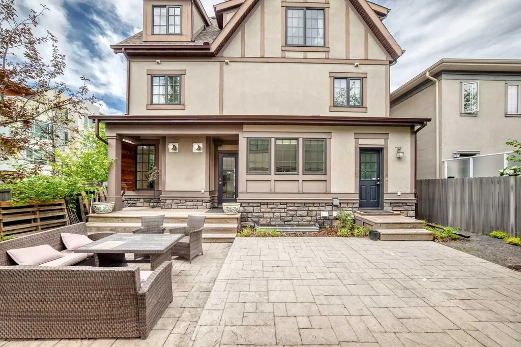 60 Hong Kong Road SW Calgary AB T3E7B6