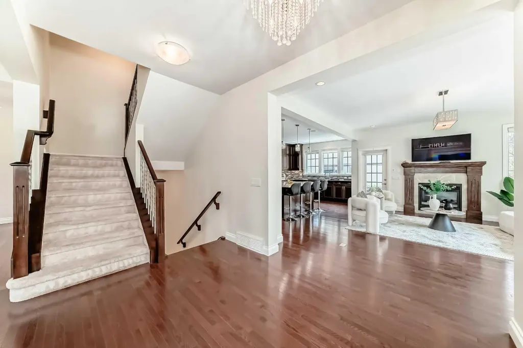60 Hong Kong Road SW Calgary AB T3E7B6