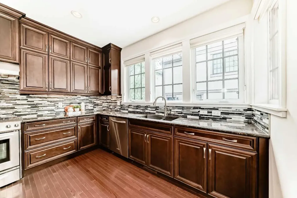 60 Hong Kong Road SW Calgary AB T3E7B6