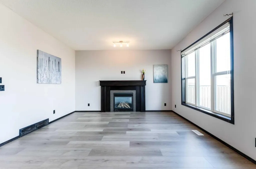 277 Panora Way NW Calgary AB T3K 0T9