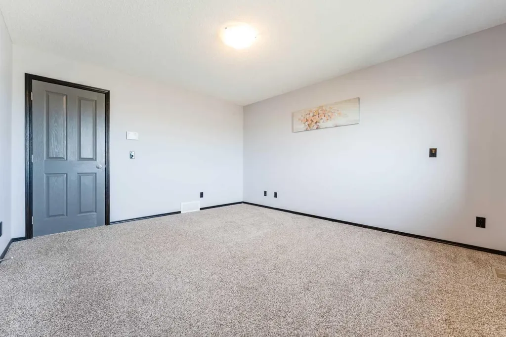 277 Panora Way NW Calgary AB T3K 0T9