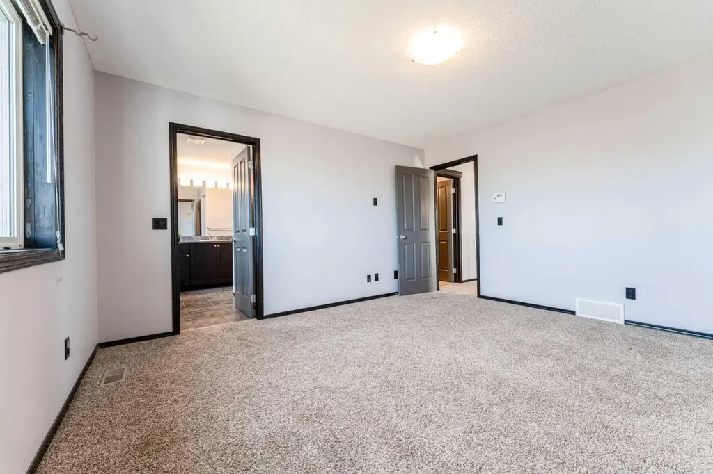 277 Panora Way NW Calgary AB T3K 0T9