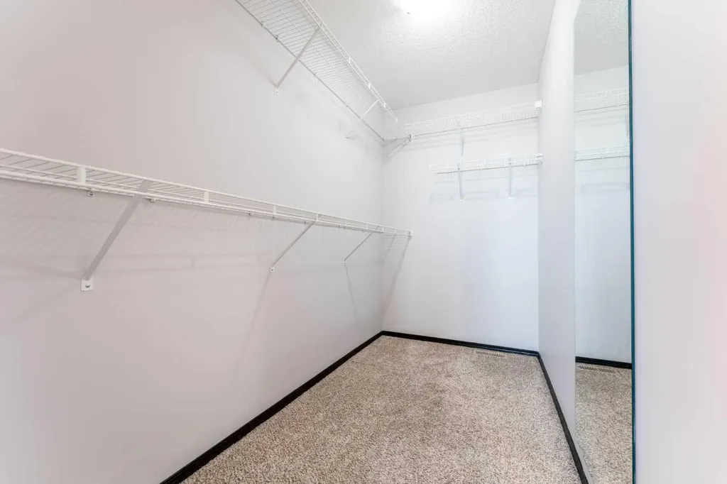 277 Panora Way NW Calgary AB T3K 0T9
