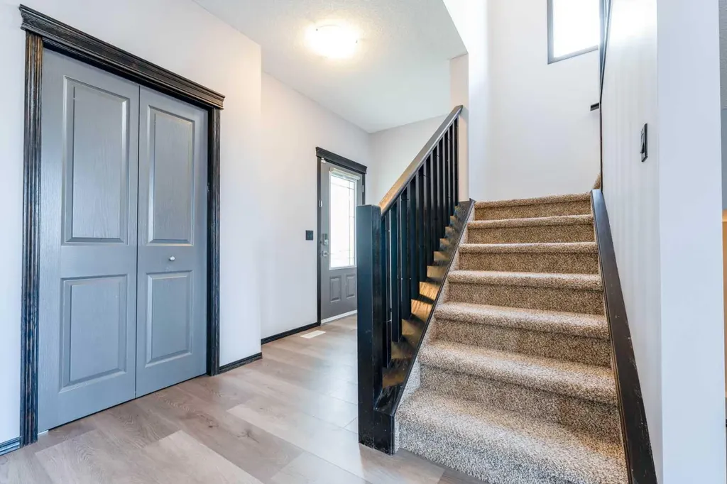 277 Panora Way NW Calgary AB T3K 0T9