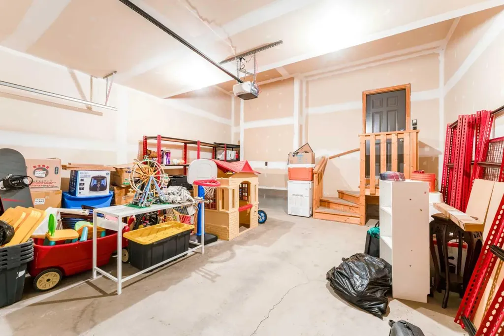 277 Panora Way NW Calgary AB T3K 0T9