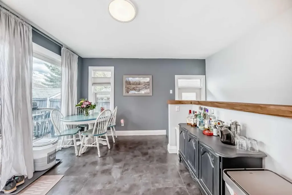 5224 19 Avenue NW Calgary AB T3B0T2