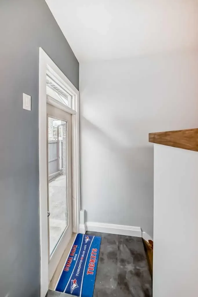 5224 19 Avenue NW Calgary AB T3B0T2