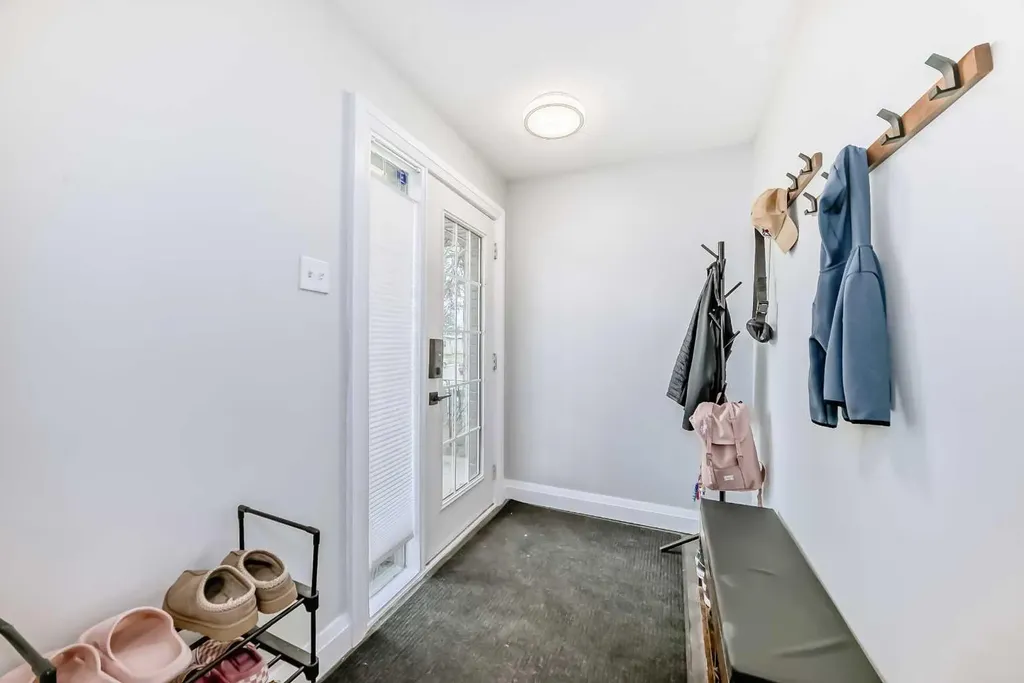 5224 19 Avenue NW Calgary AB T3B0T2
