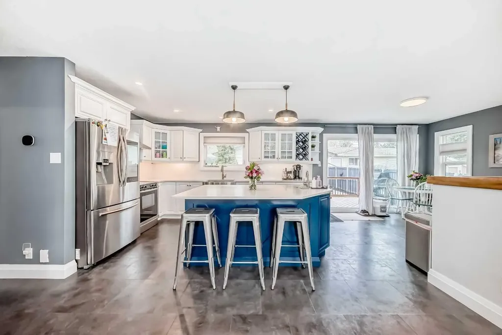 5224 19 Avenue NW Calgary AB T3B0T2