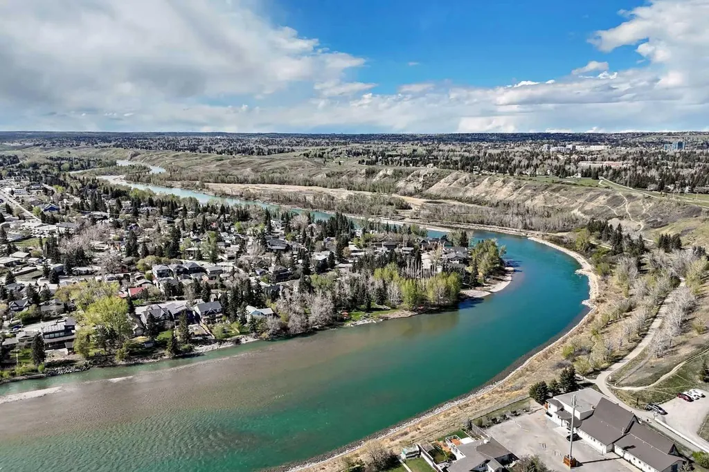 5224 19 Avenue NW Calgary AB T3B0T2