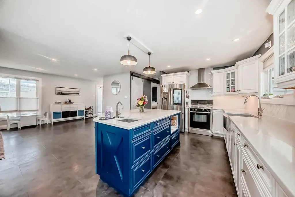 5224 19 Avenue NW Calgary AB T3B0T2