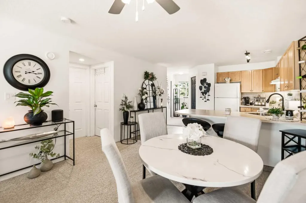 5220 50a Avenue Sylvan Lake AB T4S 1E5