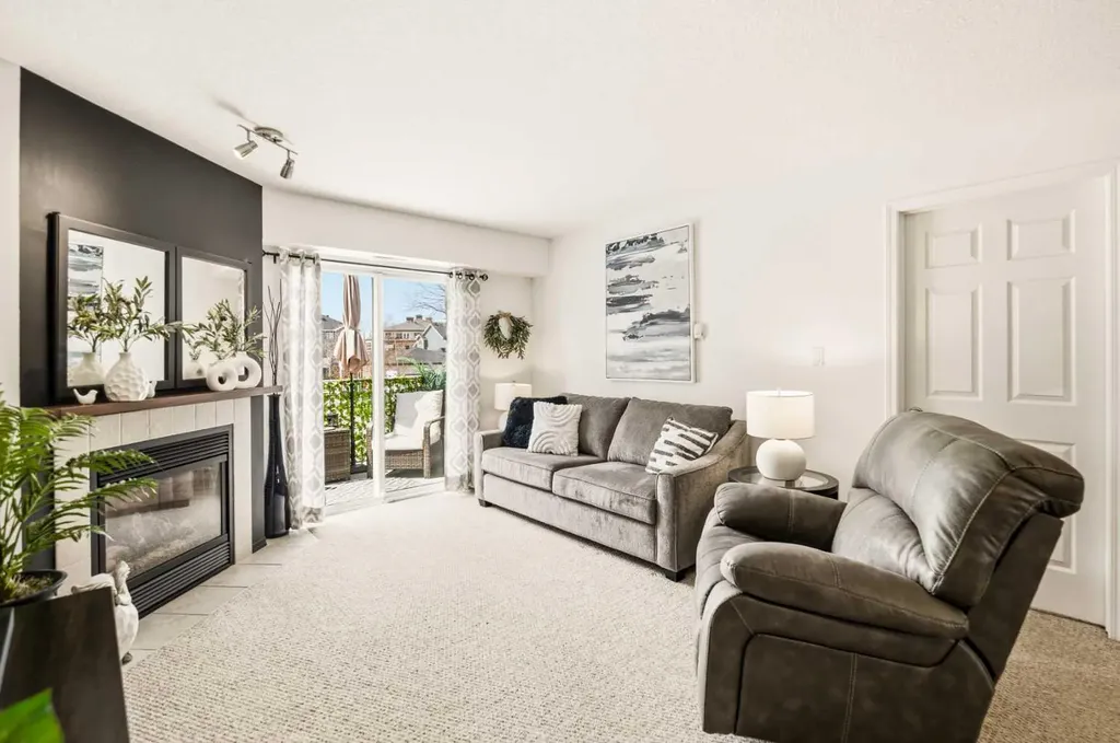 5220 50a Avenue Sylvan Lake AB T4S 1E5
