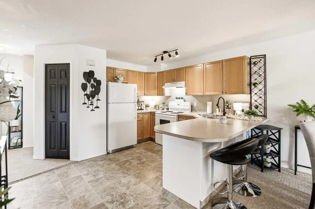 5220 50a Avenue Sylvan Lake AB T4S 1E5