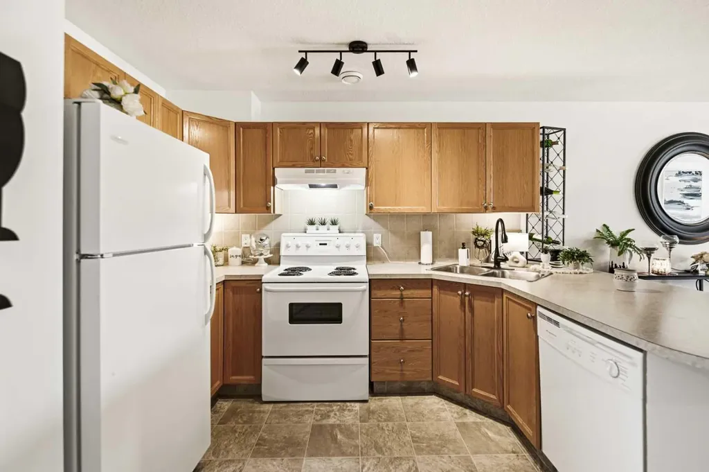 5220 50a Avenue Sylvan Lake AB T4S 1E5