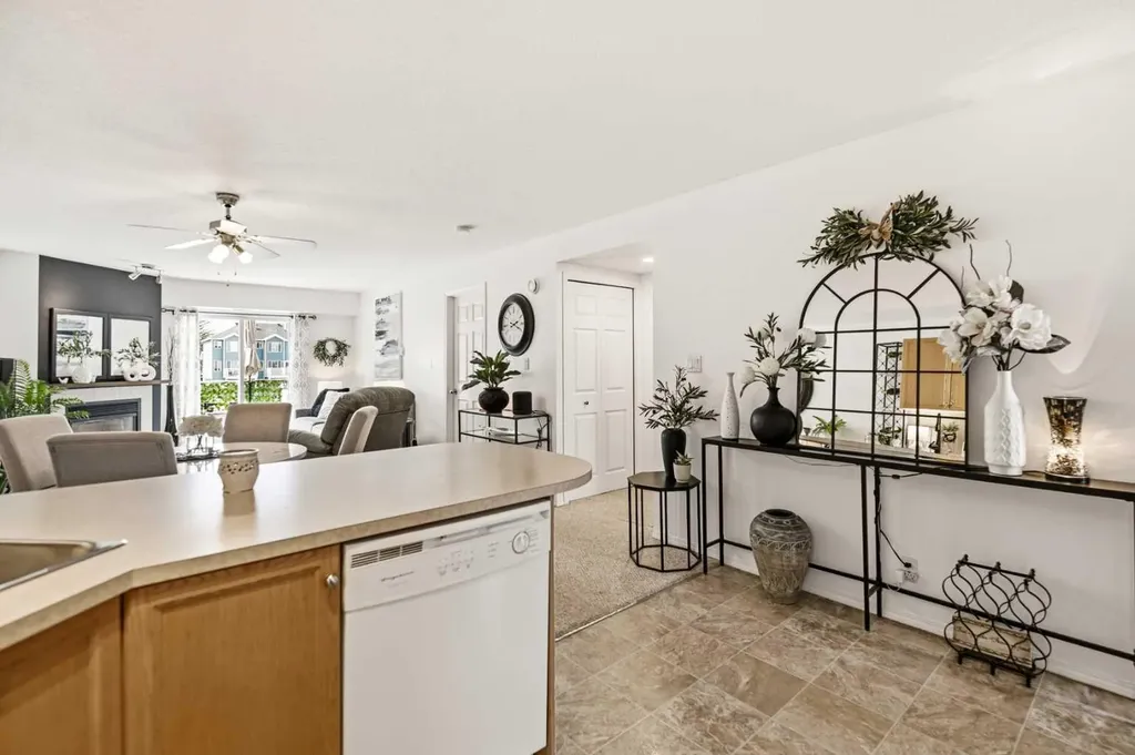 5220 50a Avenue Sylvan Lake AB T4S 1E5