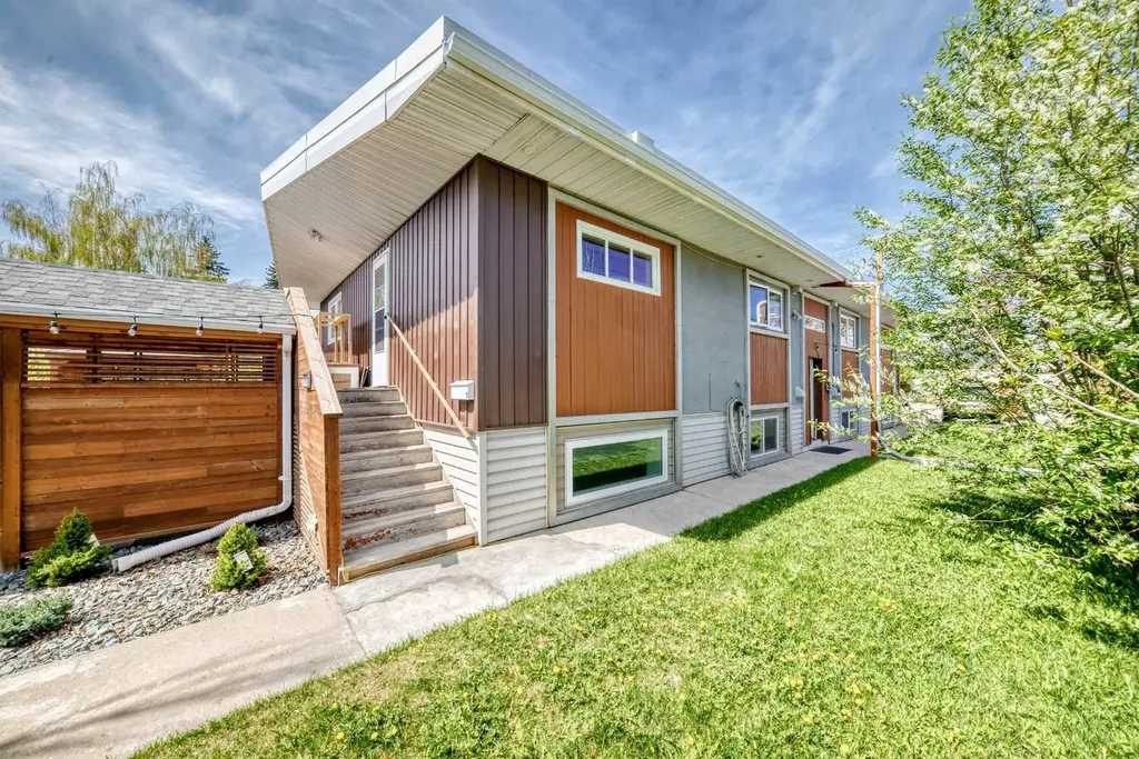 604 69 Avenue SW Calgary AB T2V 0N9