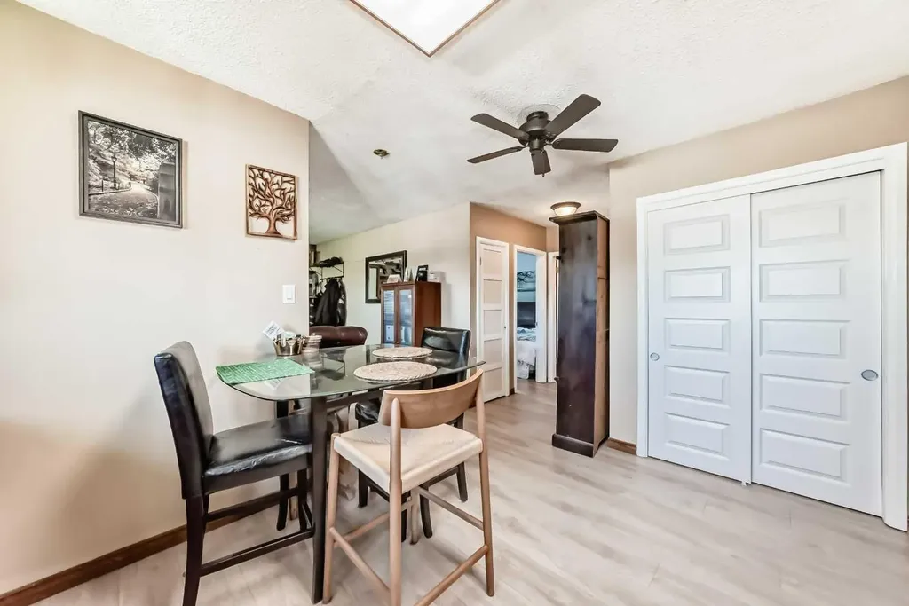604 69 Avenue SW Calgary AB T2V 0N9