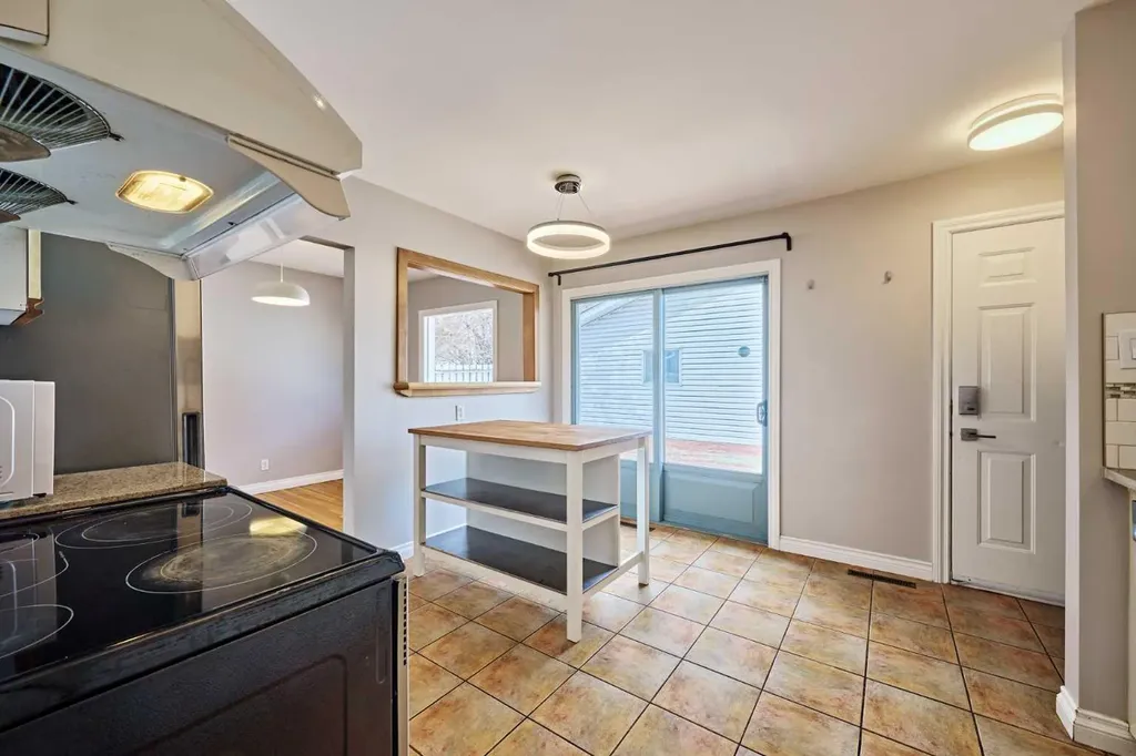 612 101 Avenue SW Calgary AB T2W0A1