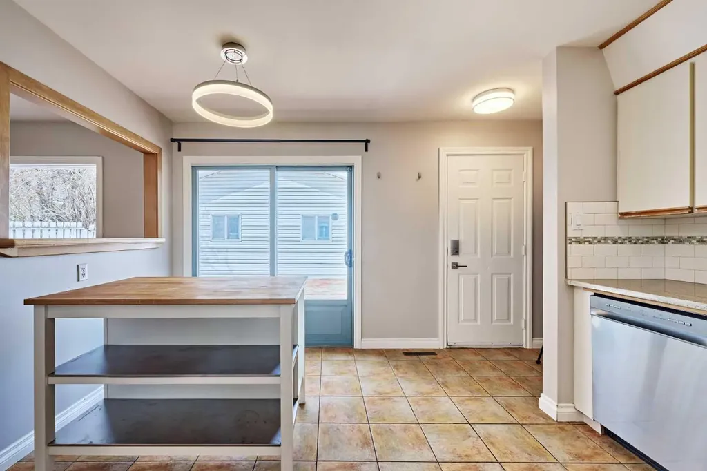 612 101 Avenue SW Calgary AB T2W0A1