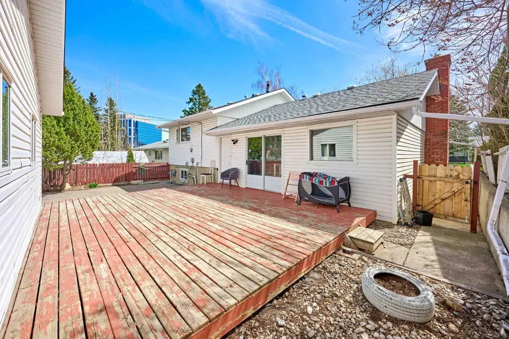 612 101 Avenue SW Calgary AB T2W0A1