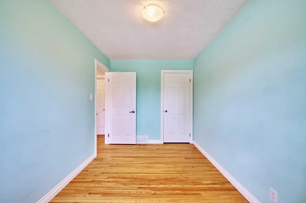 612 101 Avenue SW Calgary AB T2W0A1