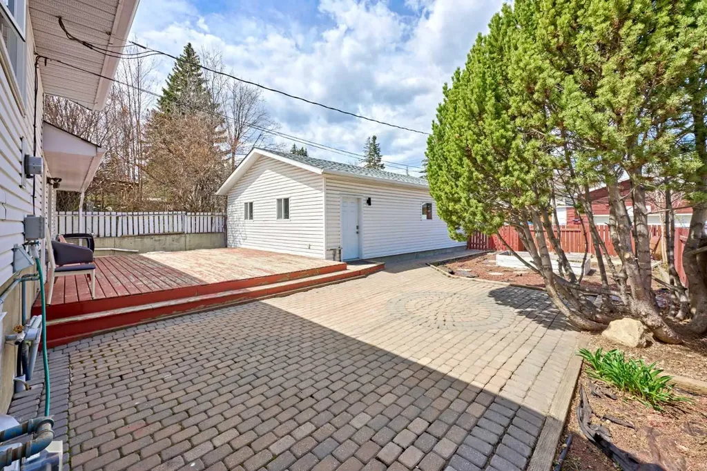 612 101 Avenue SW Calgary AB T2W0A1