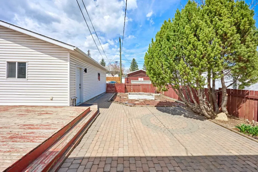 612 101 Avenue SW Calgary AB T2W0A1