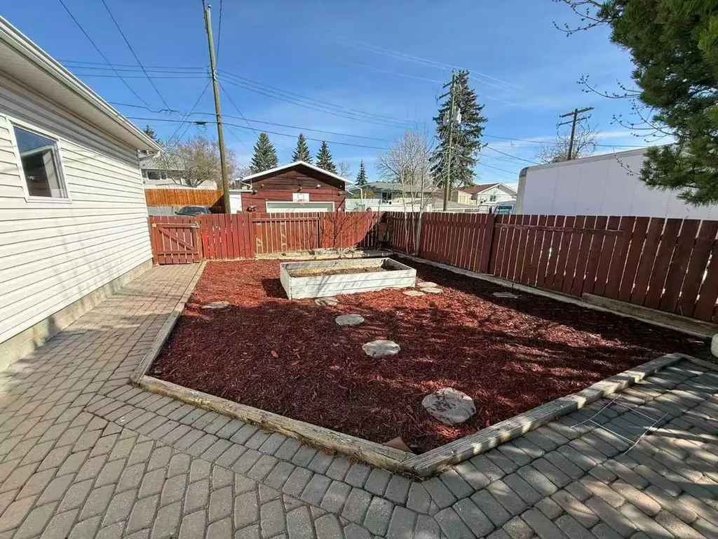 612 101 Avenue SW Calgary AB T2W0A1