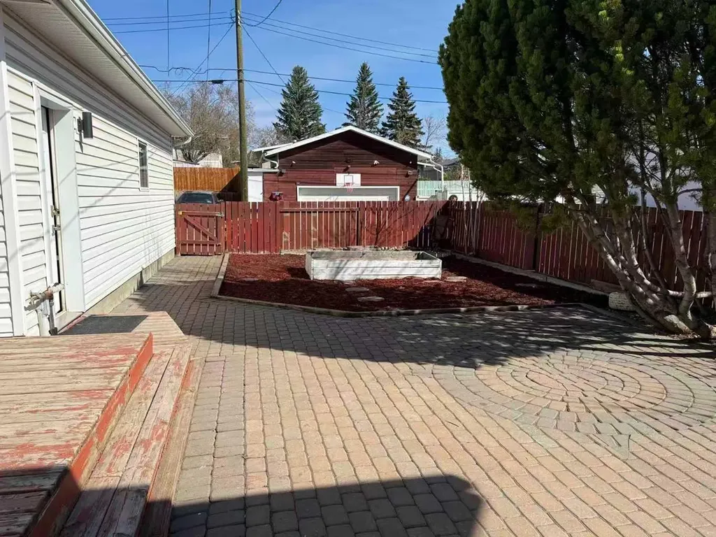 612 101 Avenue SW Calgary AB T2W0A1