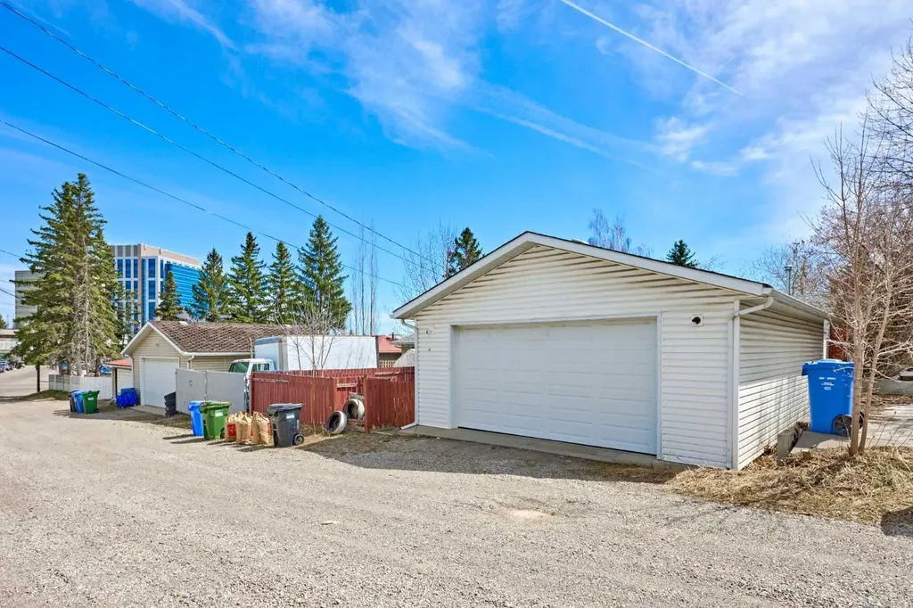 612 101 Avenue SW Calgary AB T2W0A1