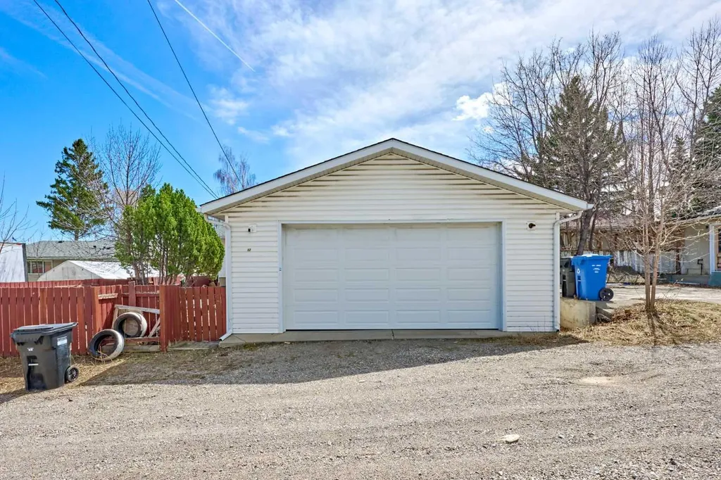 612 101 Avenue SW Calgary AB T2W0A1