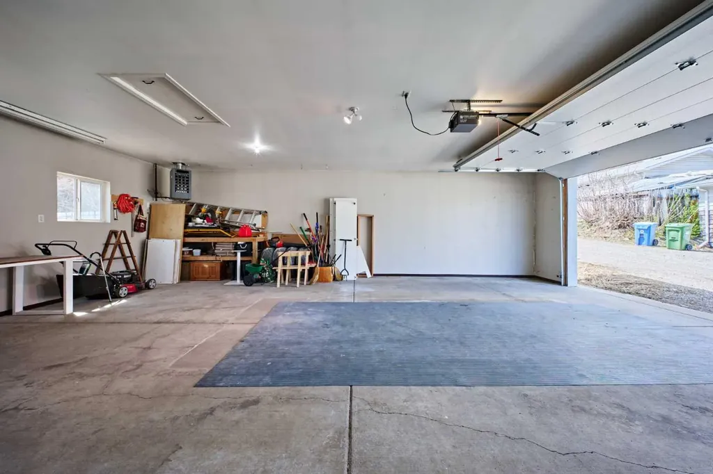 612 101 Avenue SW Calgary AB T2W0A1