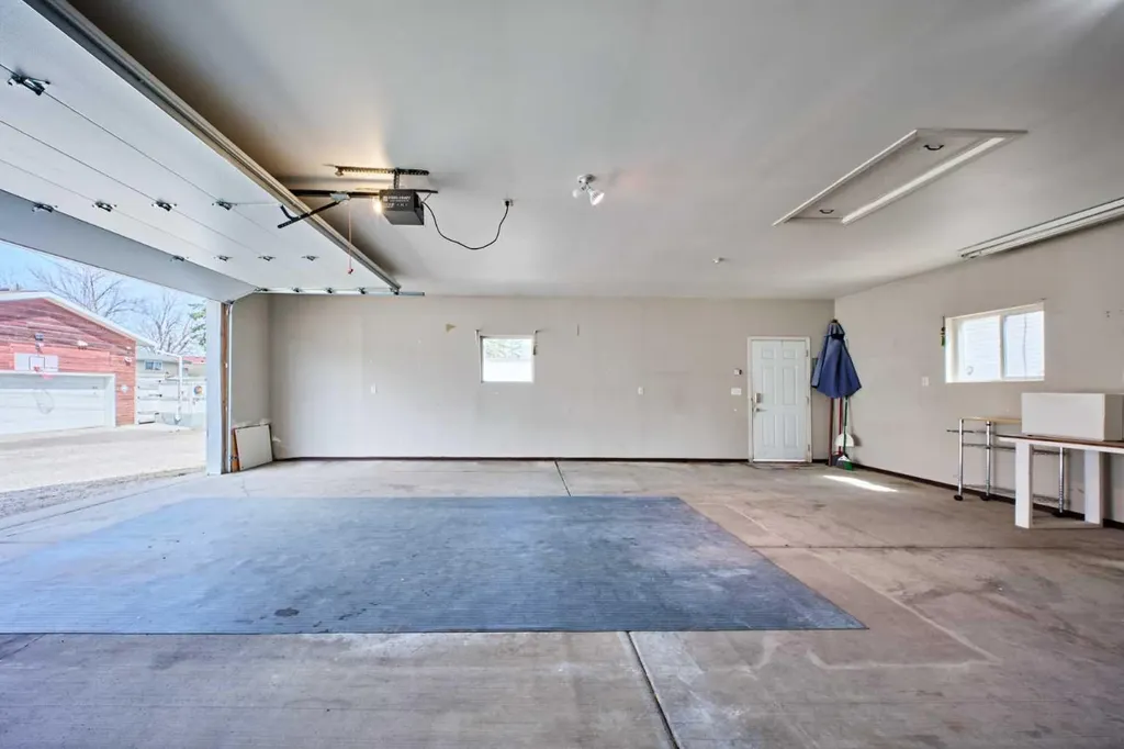 612 101 Avenue SW Calgary AB T2W0A1