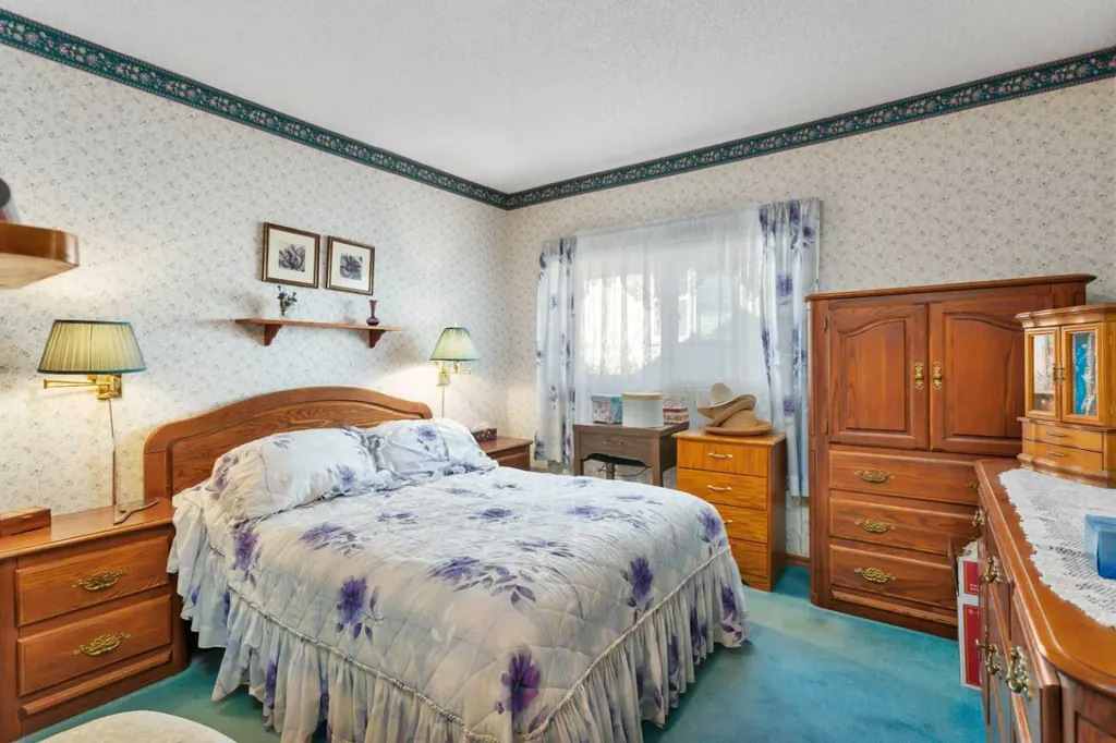 5004 55 Avenue Ponoka AB T4J 1H3