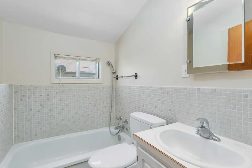 5004 55 Avenue Ponoka AB T4J 1H3