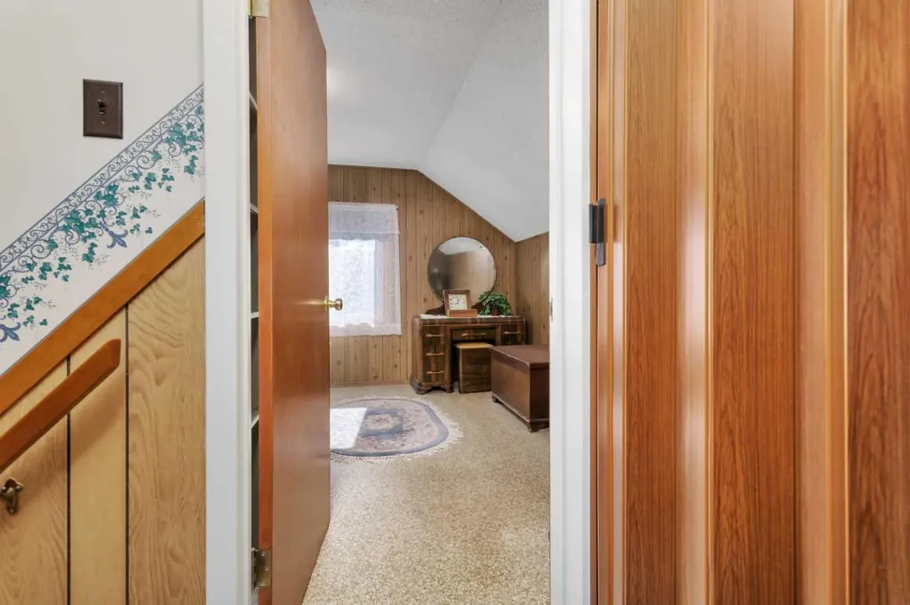 5004 55 Avenue Ponoka AB T4J 1H3