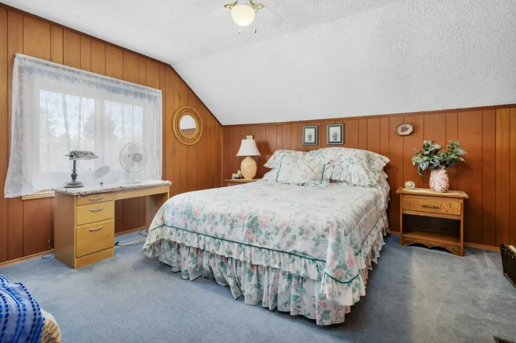 5004 55 Avenue Ponoka AB T4J 1H3
